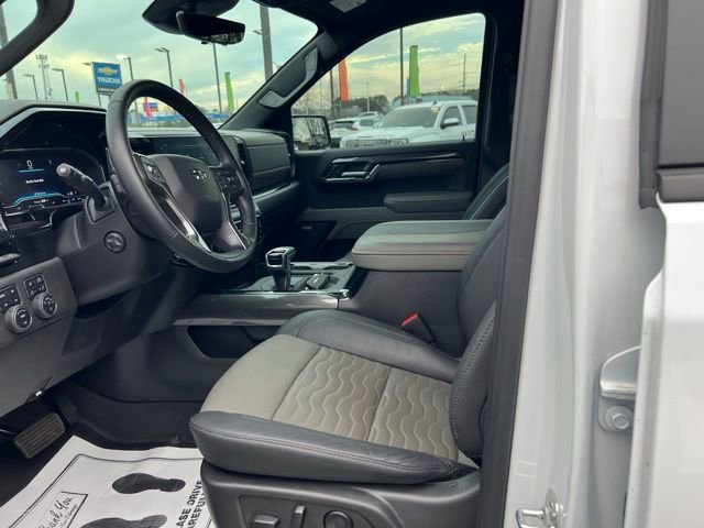 Used 2025 Chevrolet Silverado 1500 ZR2 w/ Technology Package image 13