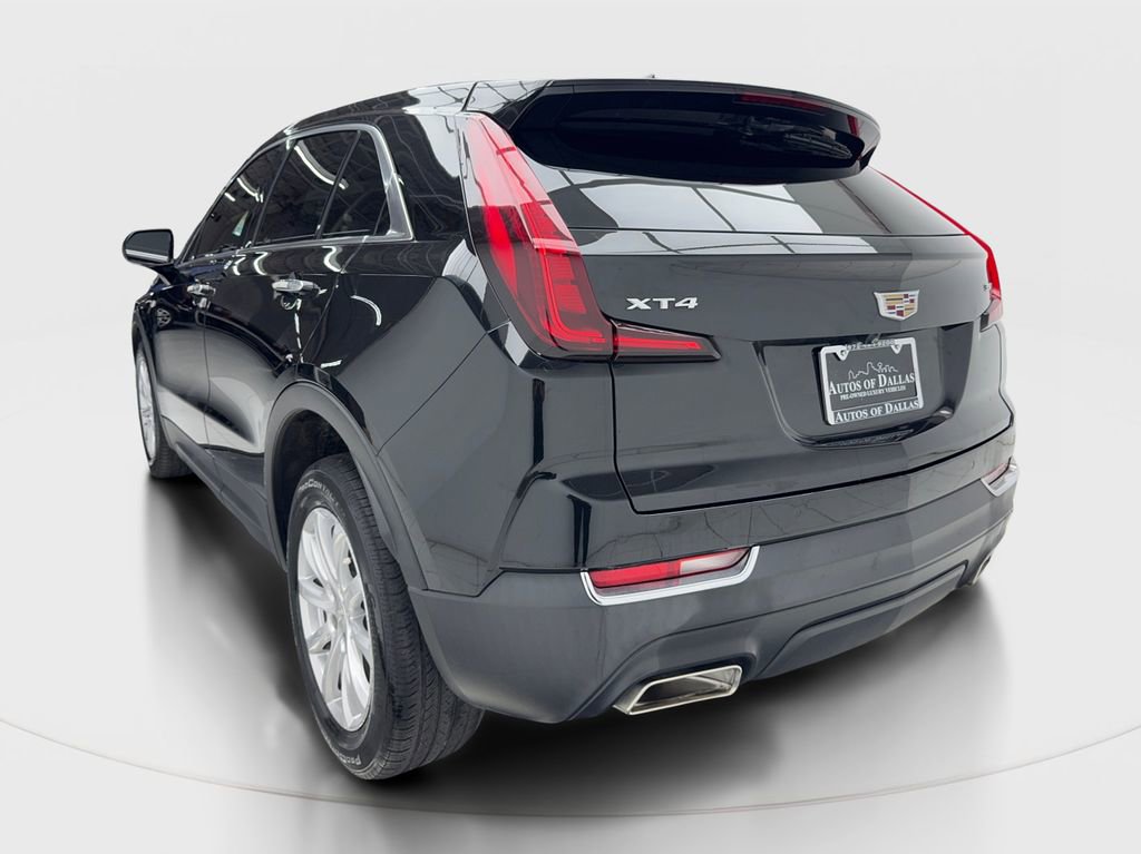 Used 2022 Cadillac XT4 Luxury w/ Cold Weather Package image 11