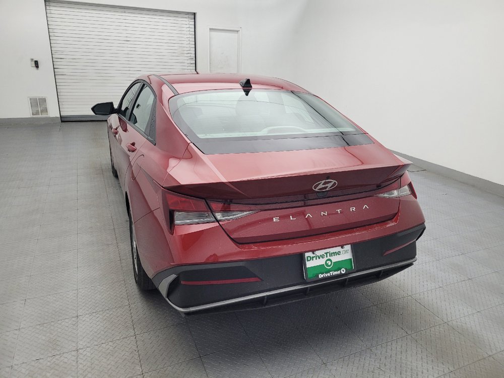 Used 2025 Hyundai Elantra SE FWD image 6