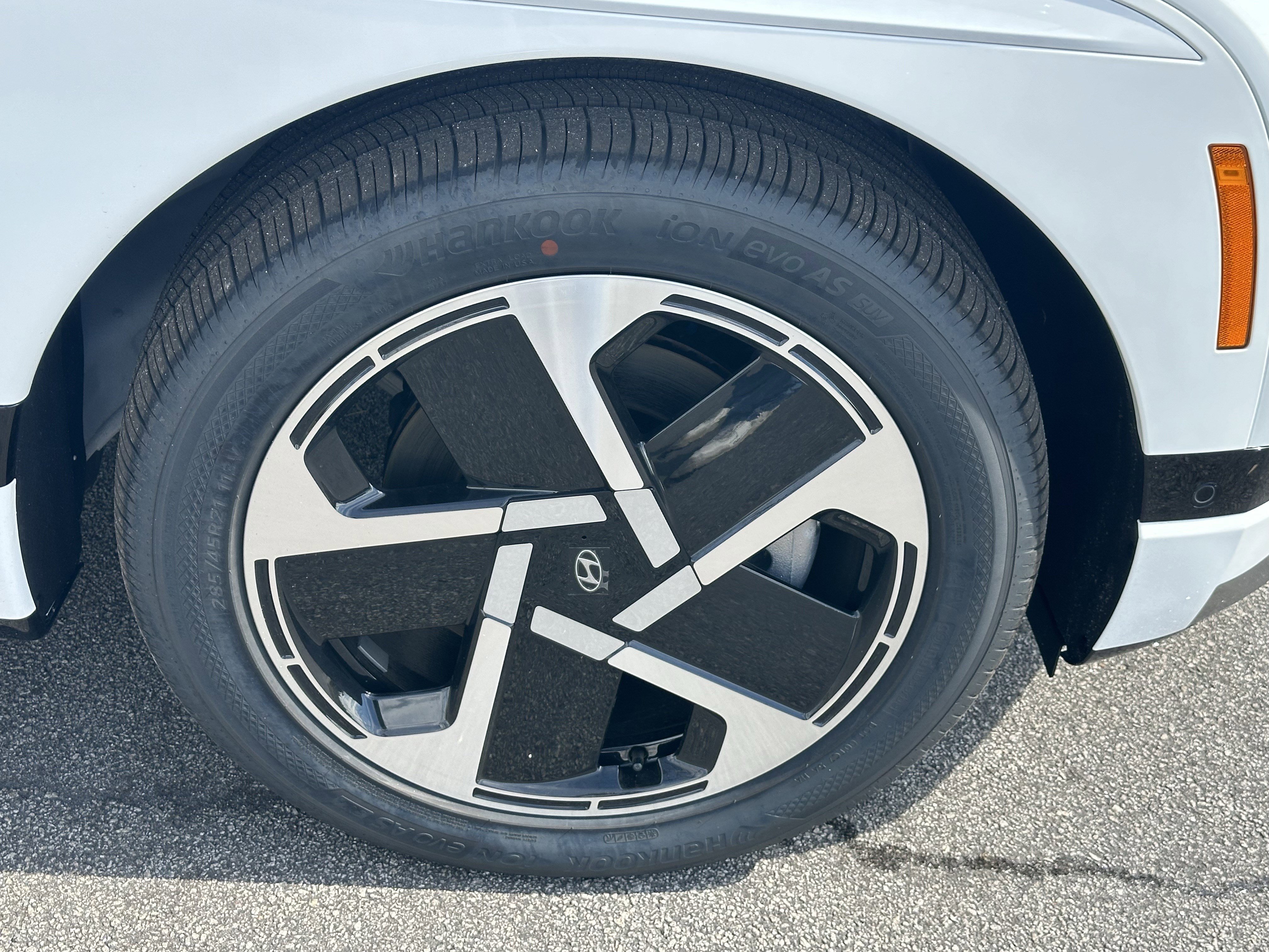 New 2026 Hyundai Ioniq 9 Calligraphy image 14