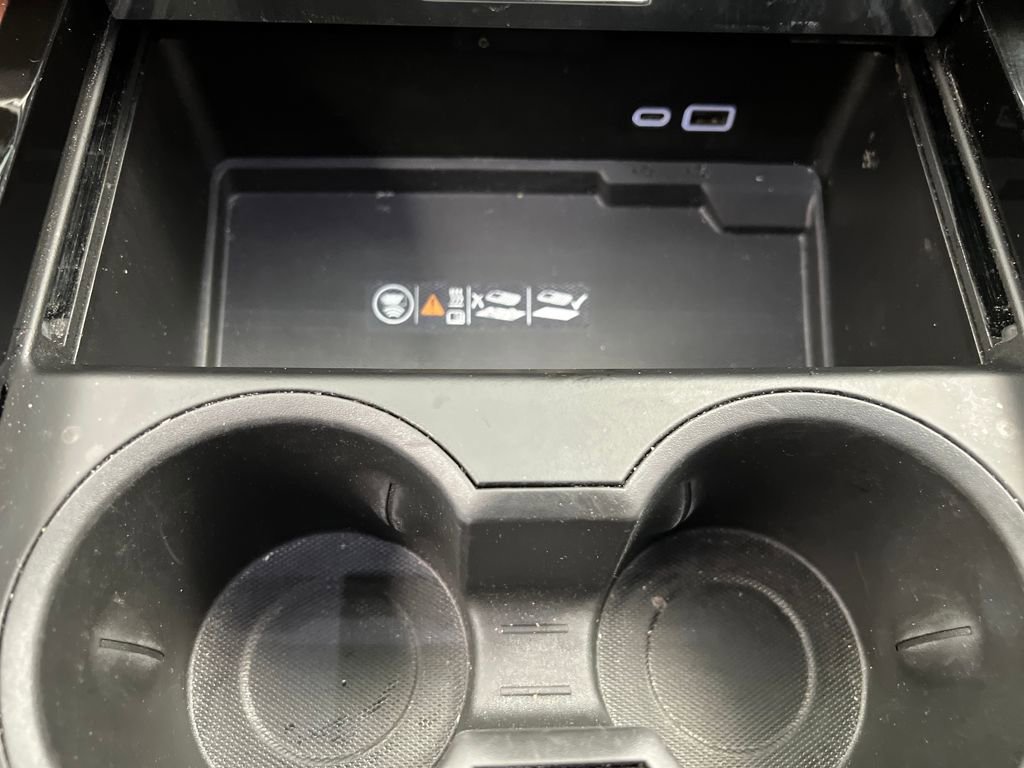 Used 2025 GMC Yukon Denali image 46