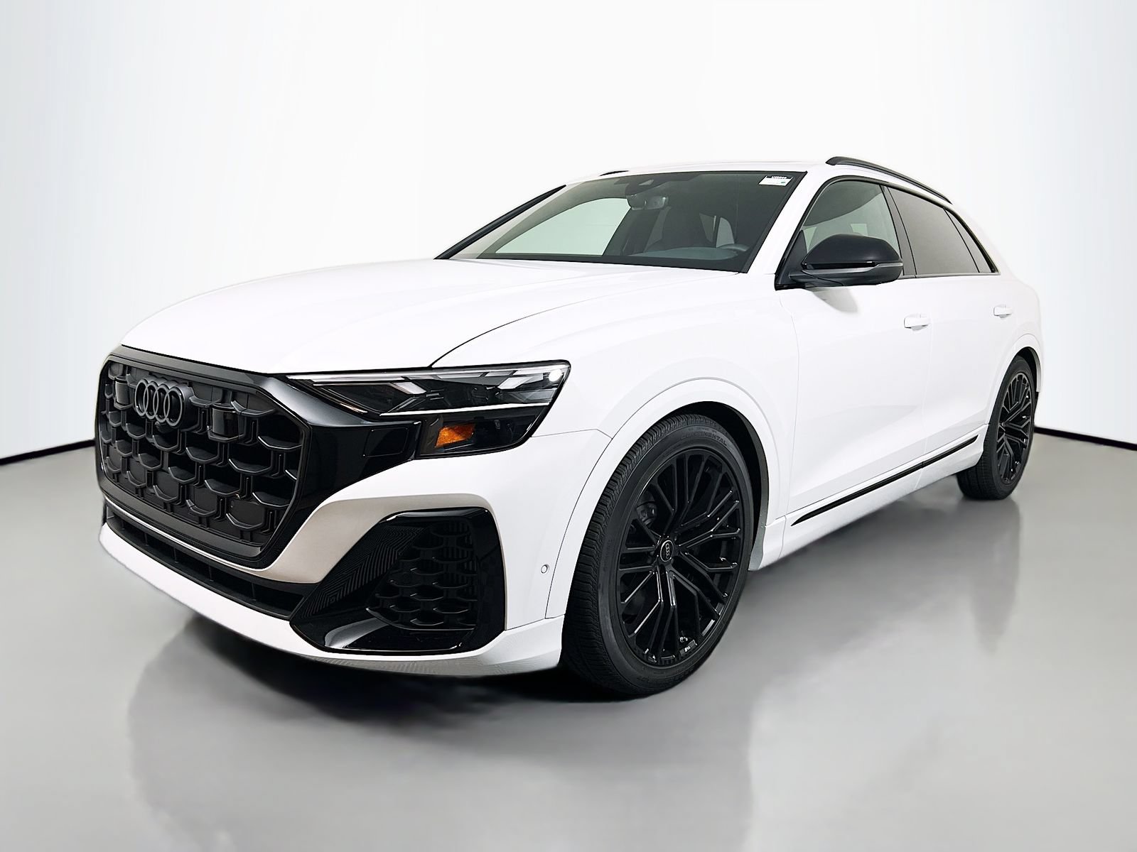 Used 2025 Audi SQ8 Premium Plus AWD/4WD image 3