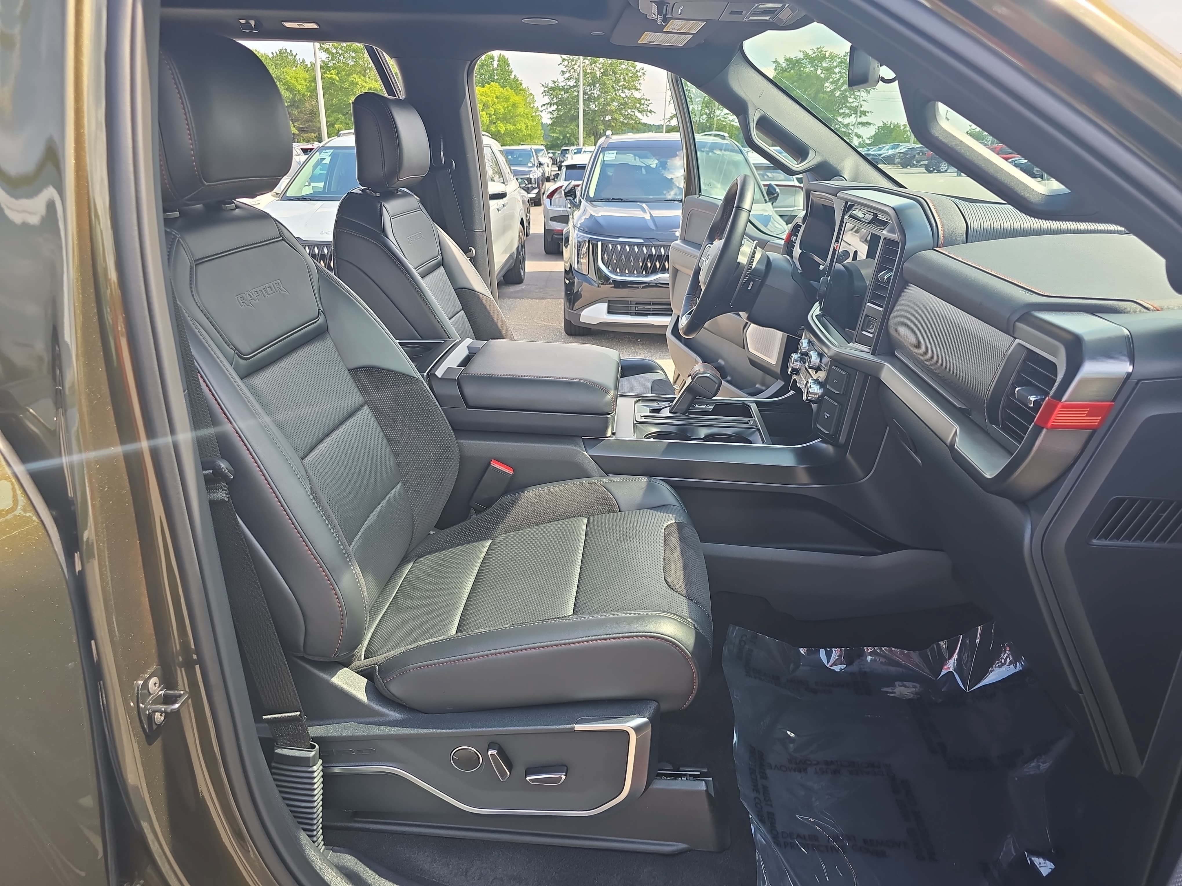Used 2025 Ford F150 Raptor AWD/4WD image 10