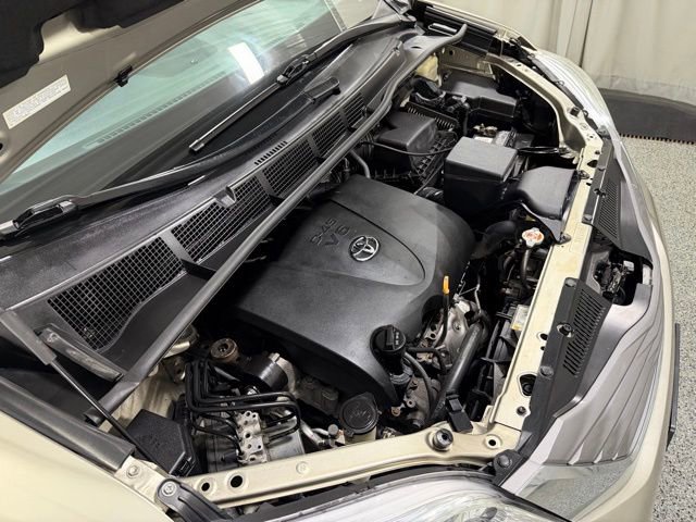 Used 2017 Toyota Sienna XLE w/ XLE Navigation Package AWD/4WD image 28