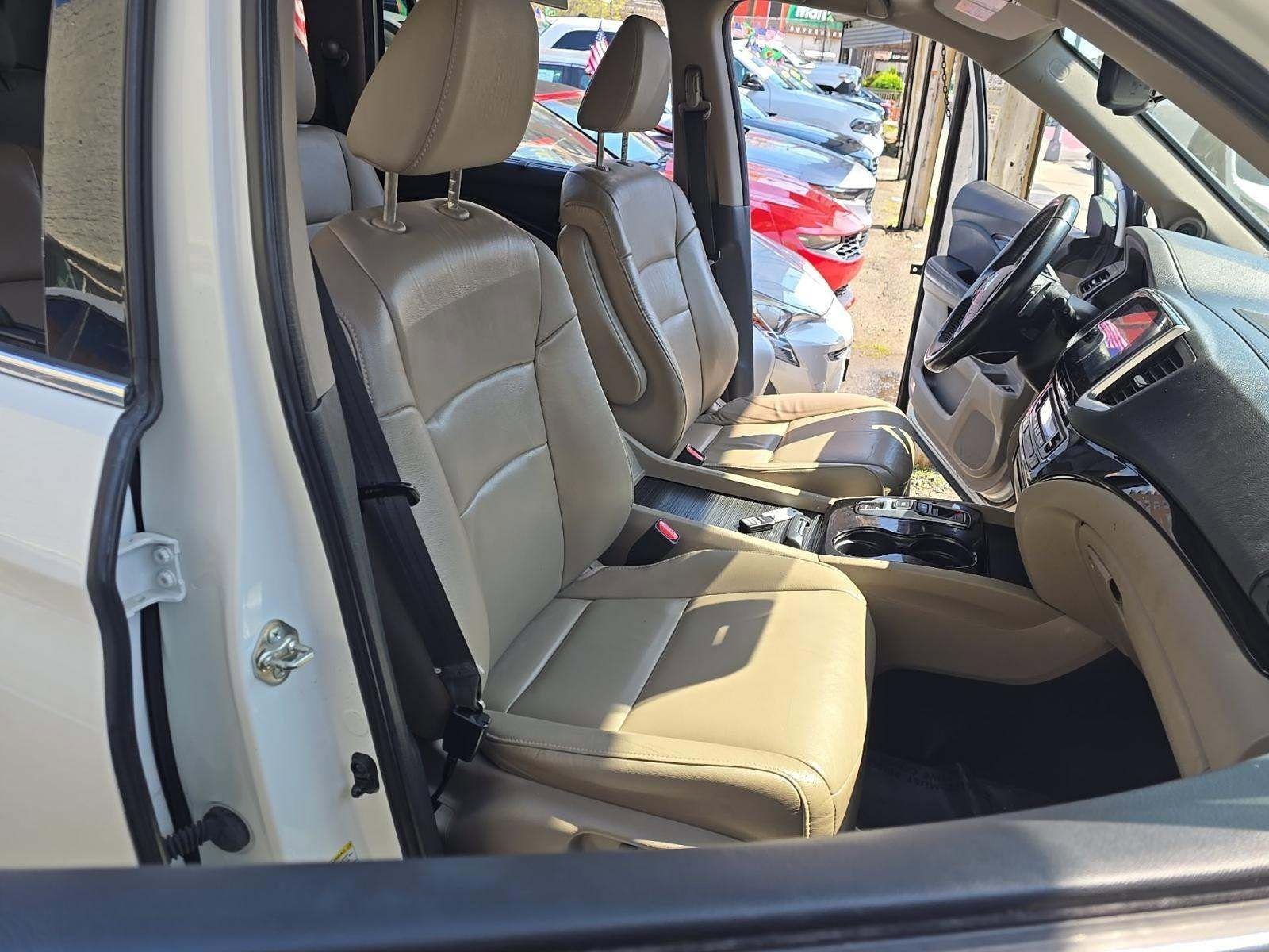 Used 2016 Honda Pilot Touring image 14