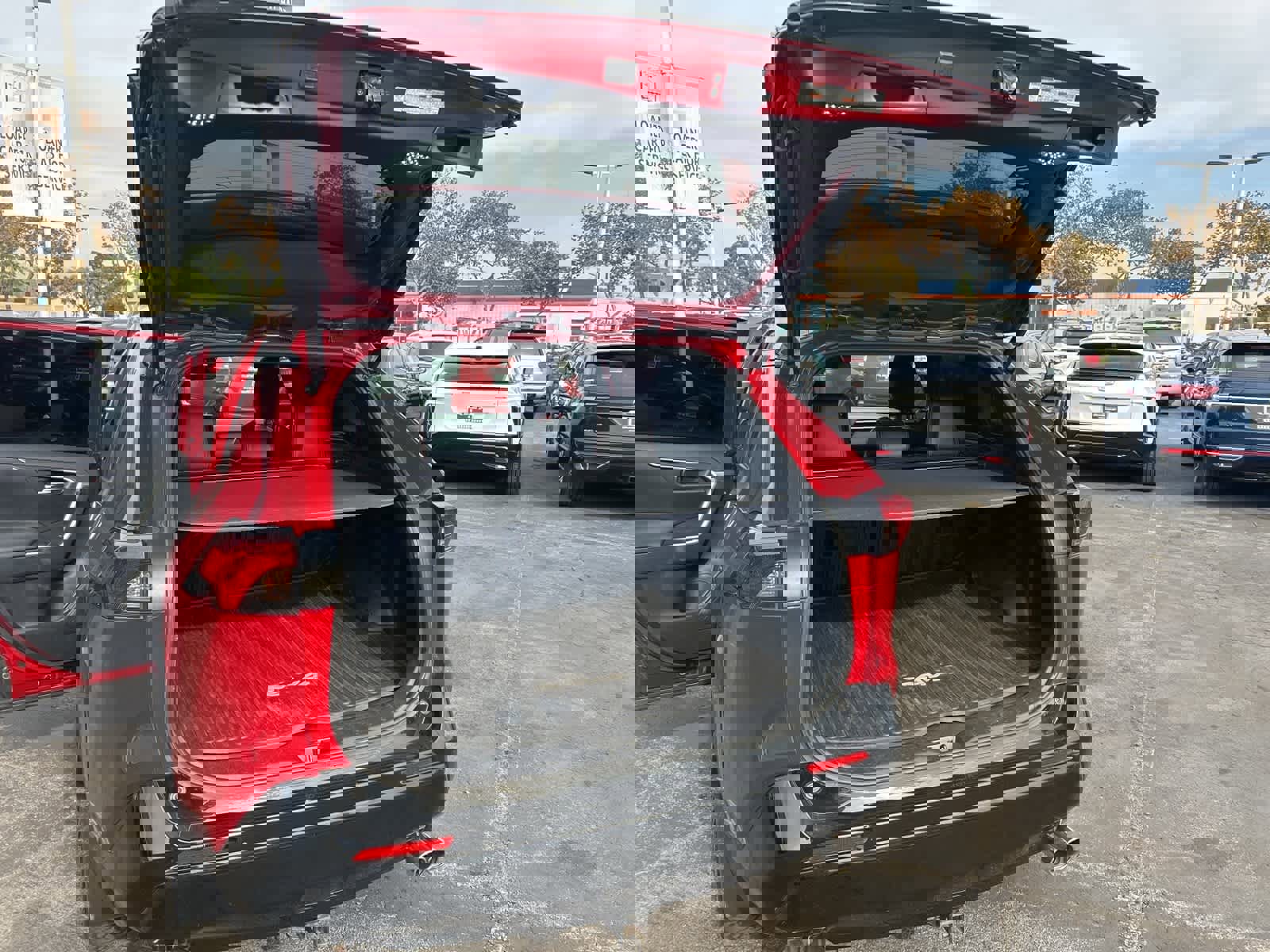 Used 2021 Toyota RAV4 SE w/ Weather & Moonroof Package image 32