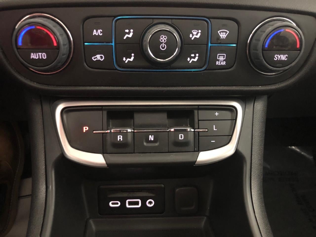 Used 2023 GMC Terrain SLT w/ Infotainment Package II AWD/4WD image 18