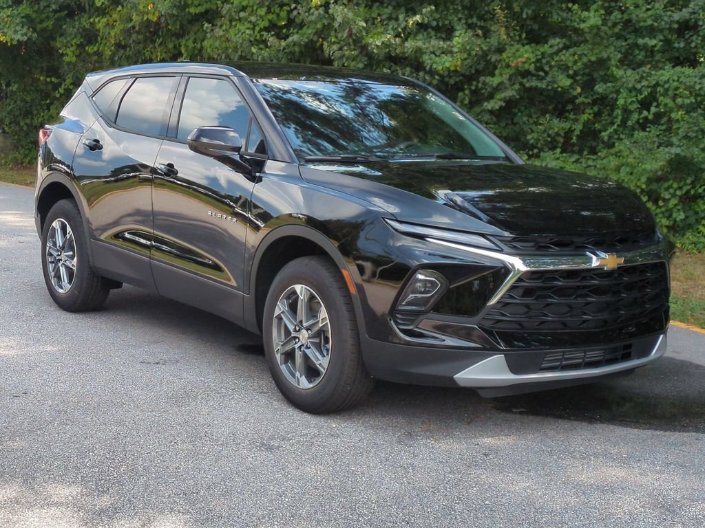 New 2026 Chevrolet Blazer LT FWD image 2