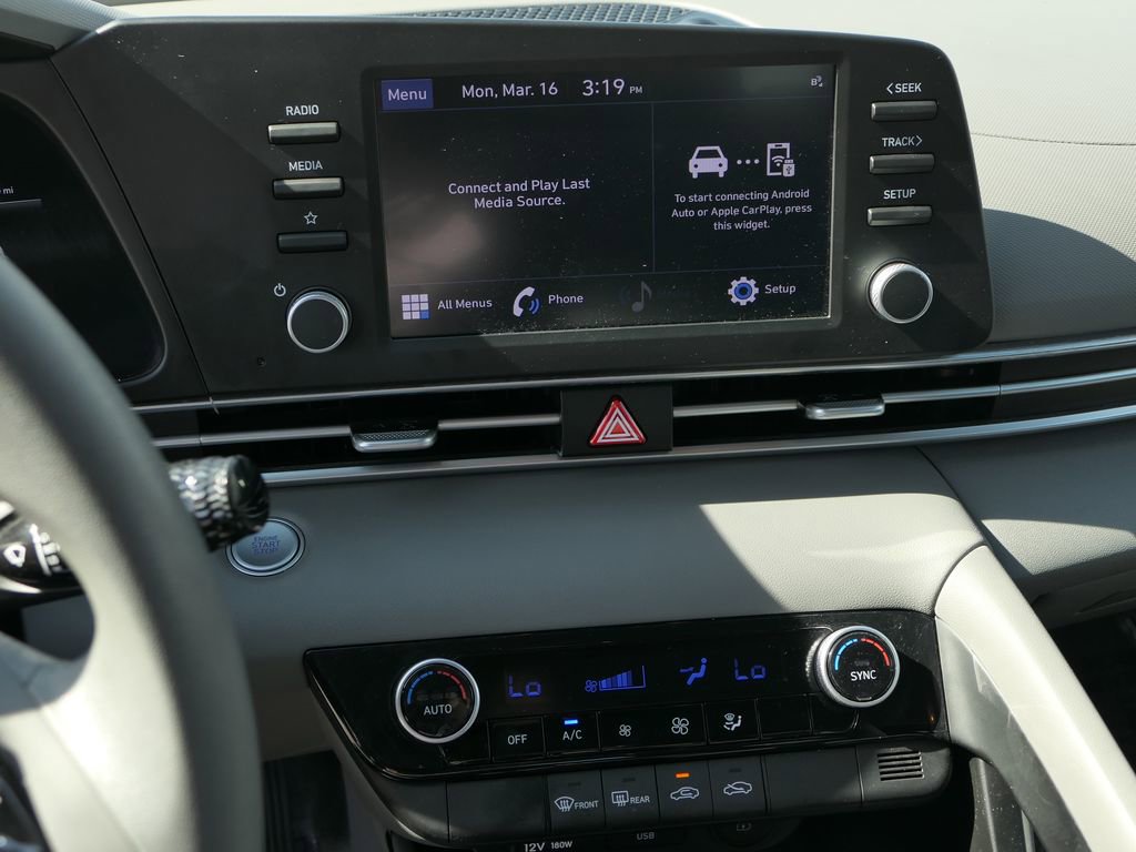 Certified 2023 Hyundai Elantra SEL image 17