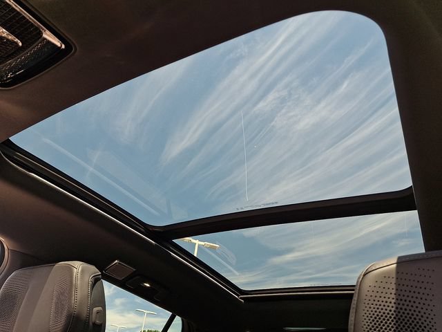 Certified 2026 Cadillac Vistiq Luxury AWD/4WD image 14