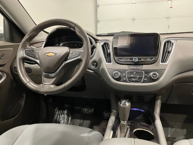 Used 2018 Chevrolet Malibu LT w/ Driver Confidence Package image 35