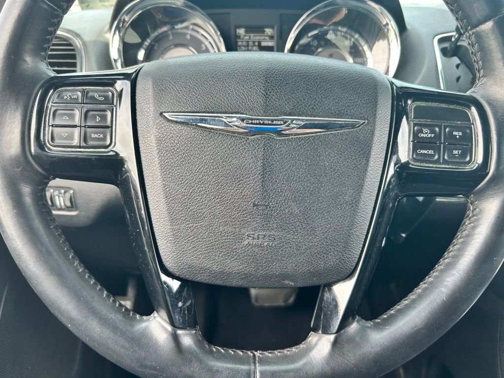 Used 2013 Chrysler Town & Country S FWD image 24