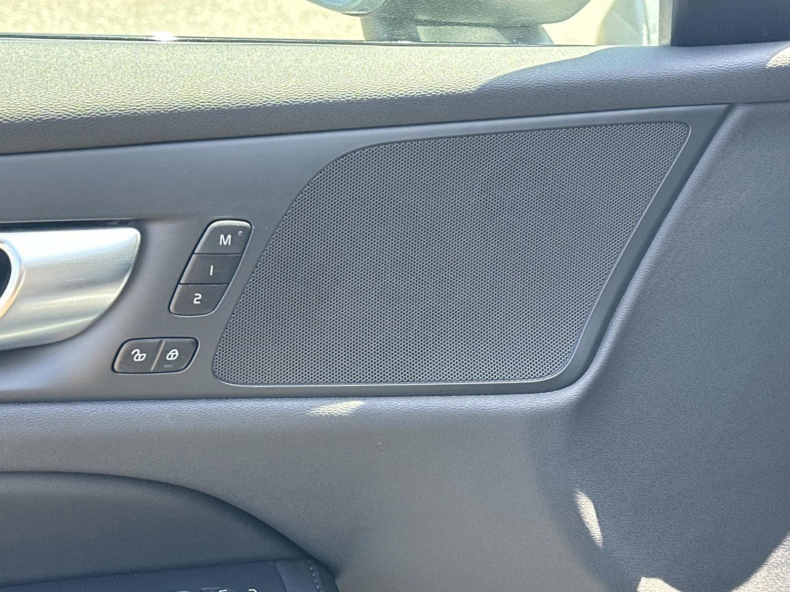 Used 2025 Volvo V60 B5 Cross Country Plus AWD/4WD image 16