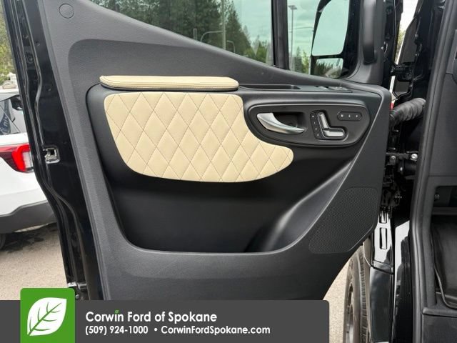Used 2025 Mercedes-Benz Sprinter 2500 image 18