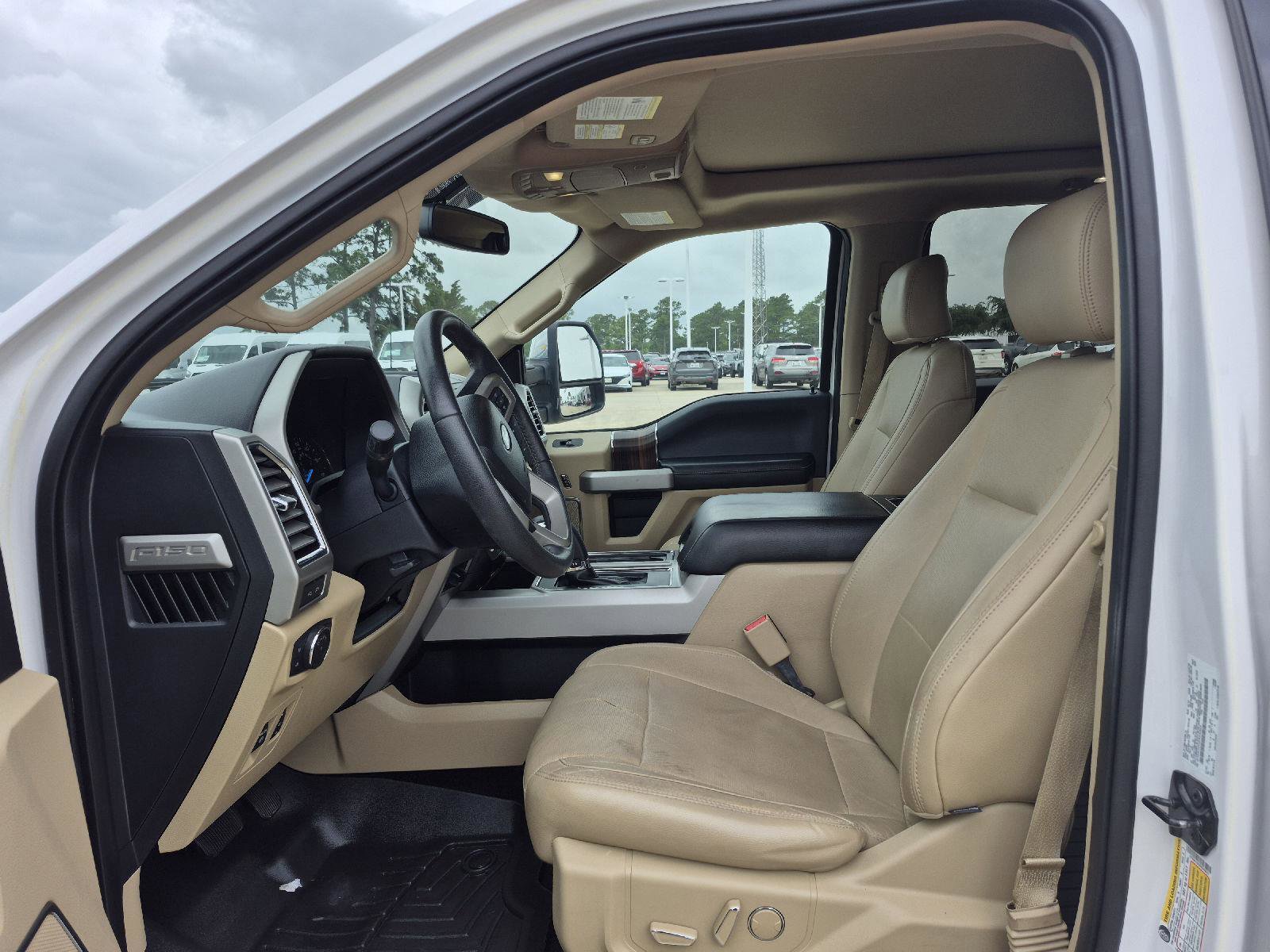 Used 2015 Ford F150 Lariat RWD image 3