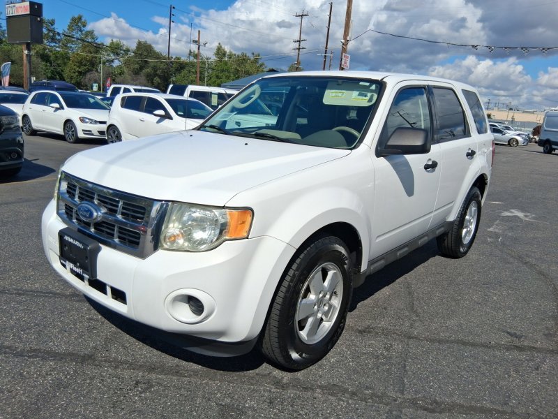 Used 2010 Ford Escape XLS FWD image 3