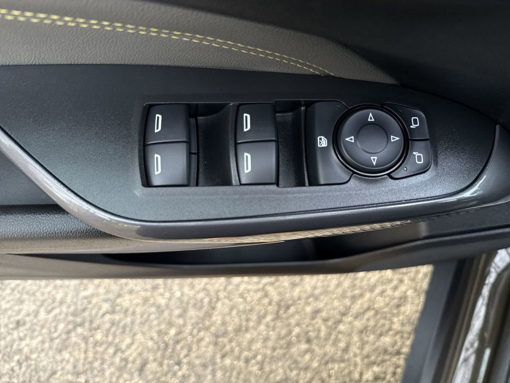 Used 2024 Chevrolet Trax ACTIV w/ Sunroof Package image 13