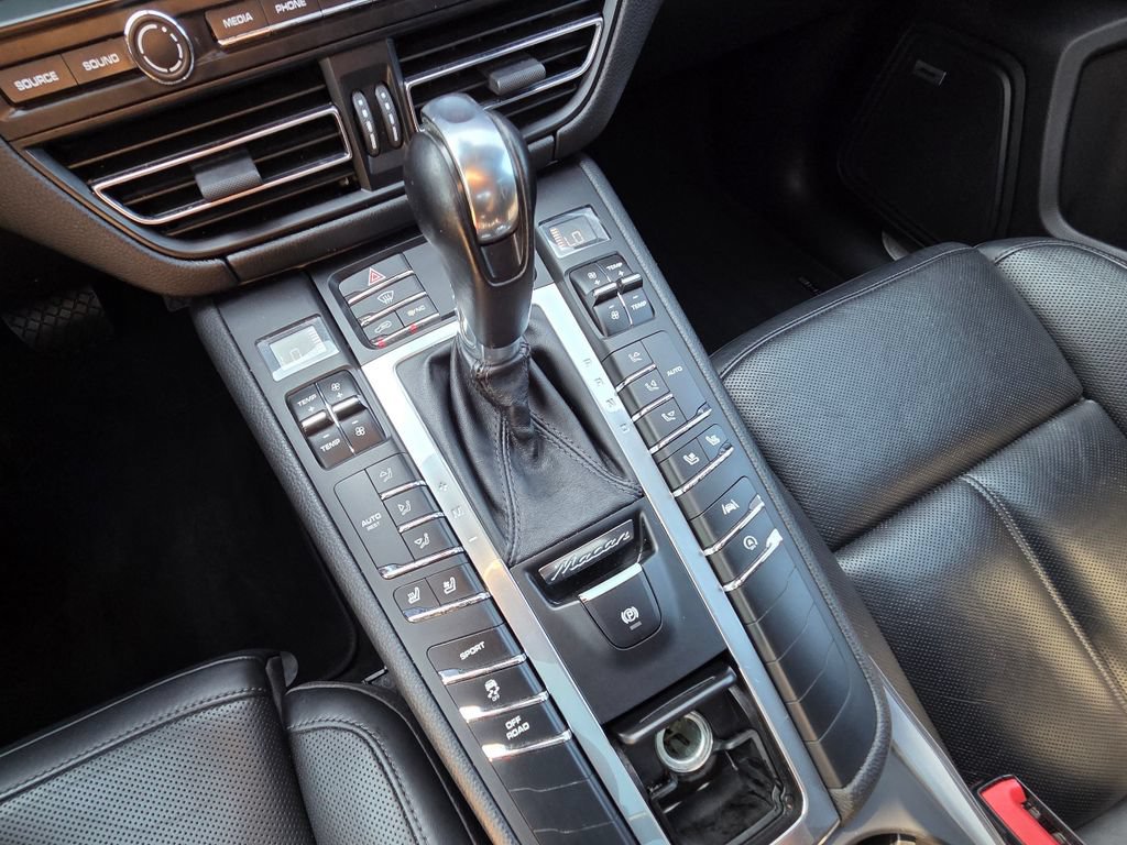 Certified 2019 Porsche Macan S AWD/4WD image 14