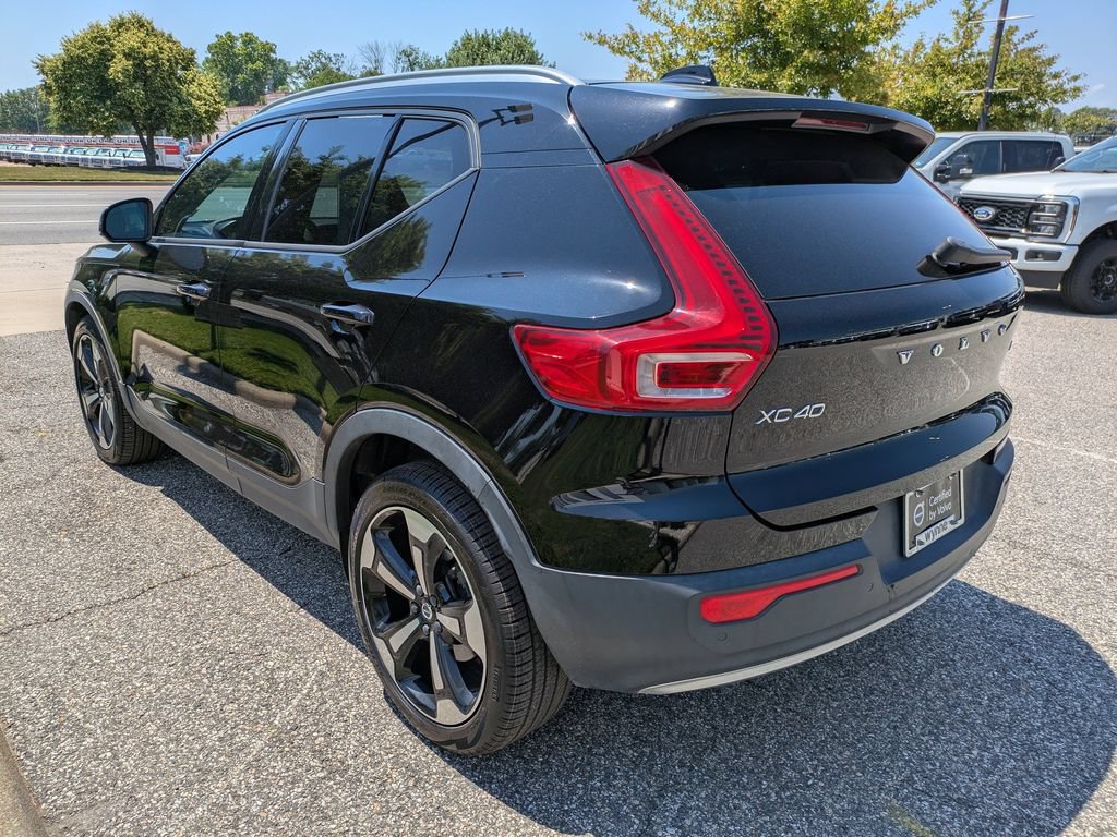 Certified 2022 Volvo XC40 T4 Momentum FWD image 6