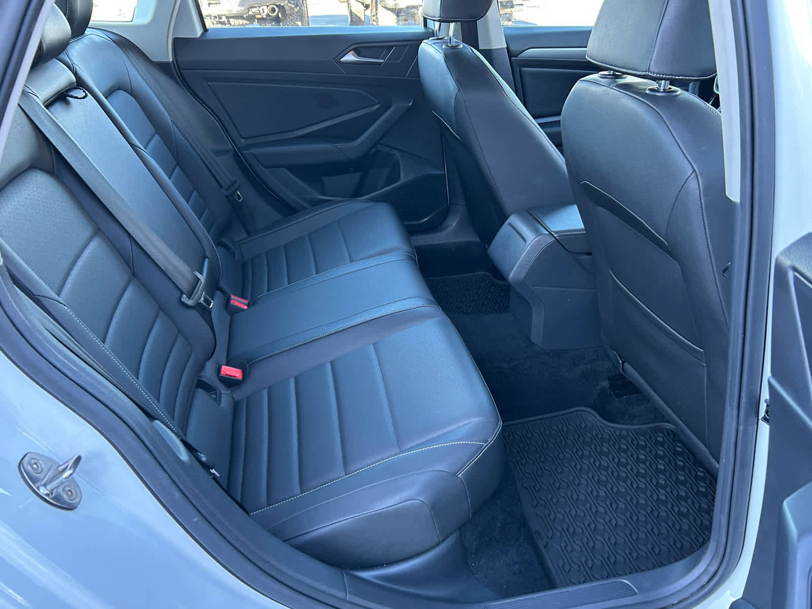 Used 2021 Volkswagen Jetta SE image 17