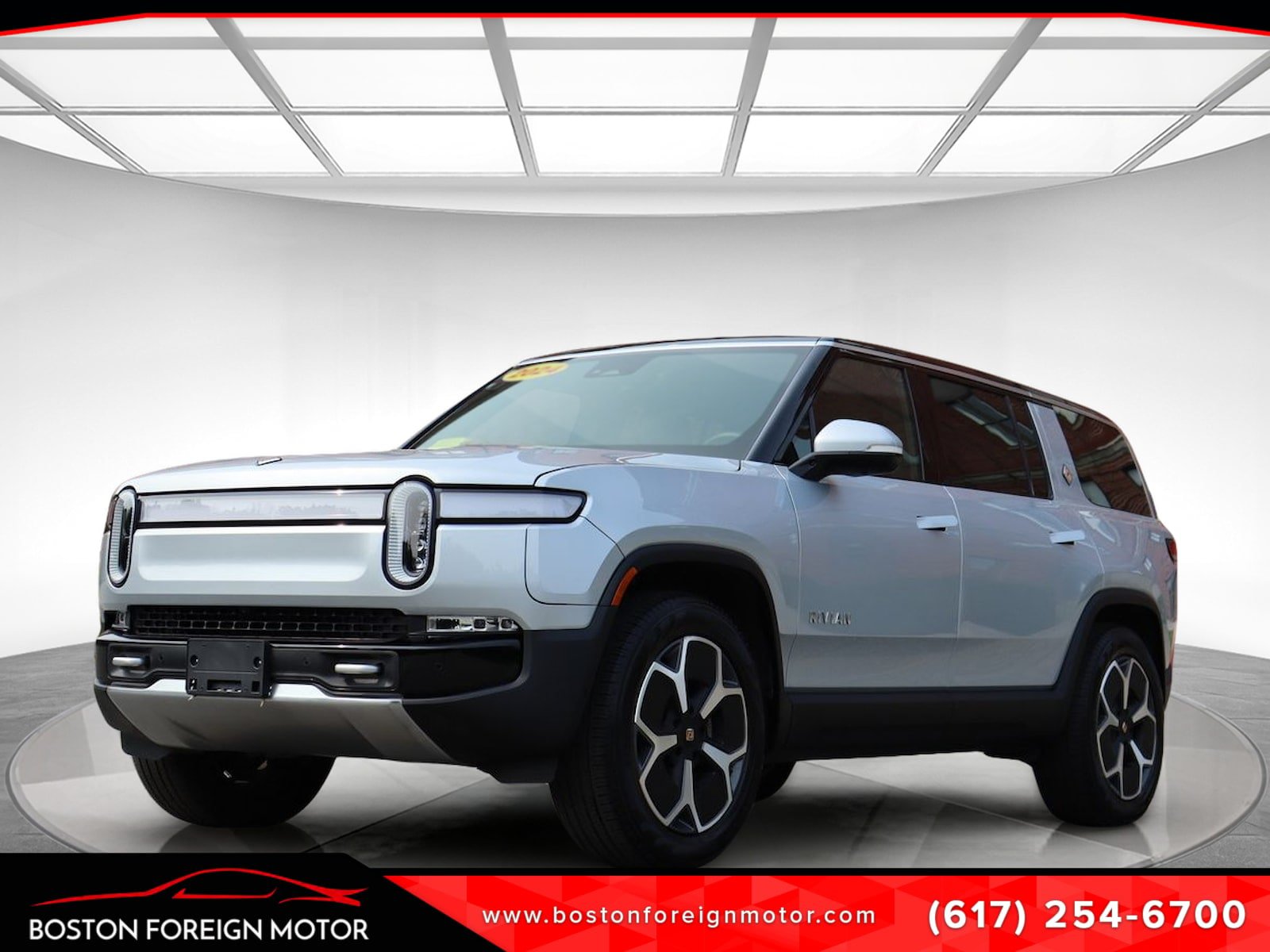 Used 2024 Rivian R1S Adventure Dual AWD/4WD image 1