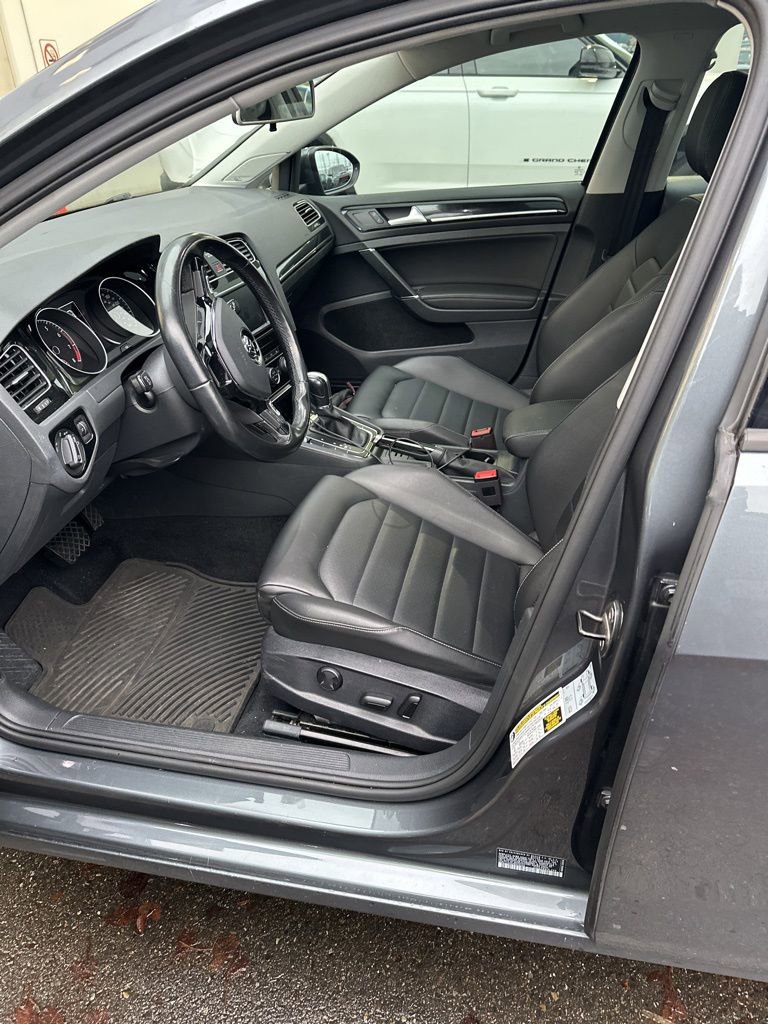 Used 2017 Volkswagen Golf SEL image 3