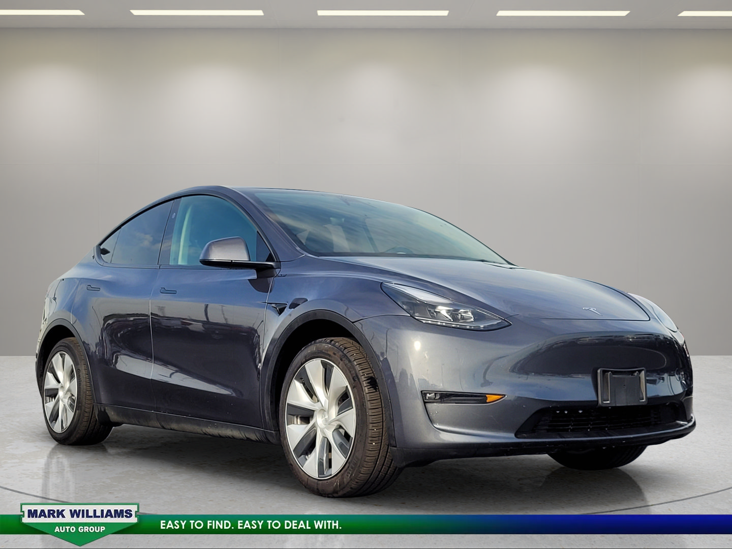 Used 2023 Tesla Model Y Long Range AWD/4WD image 1