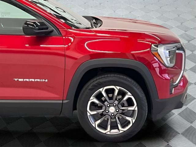 Used 2025 GMC Terrain Elevation w/ Elevation Premium Package image 8