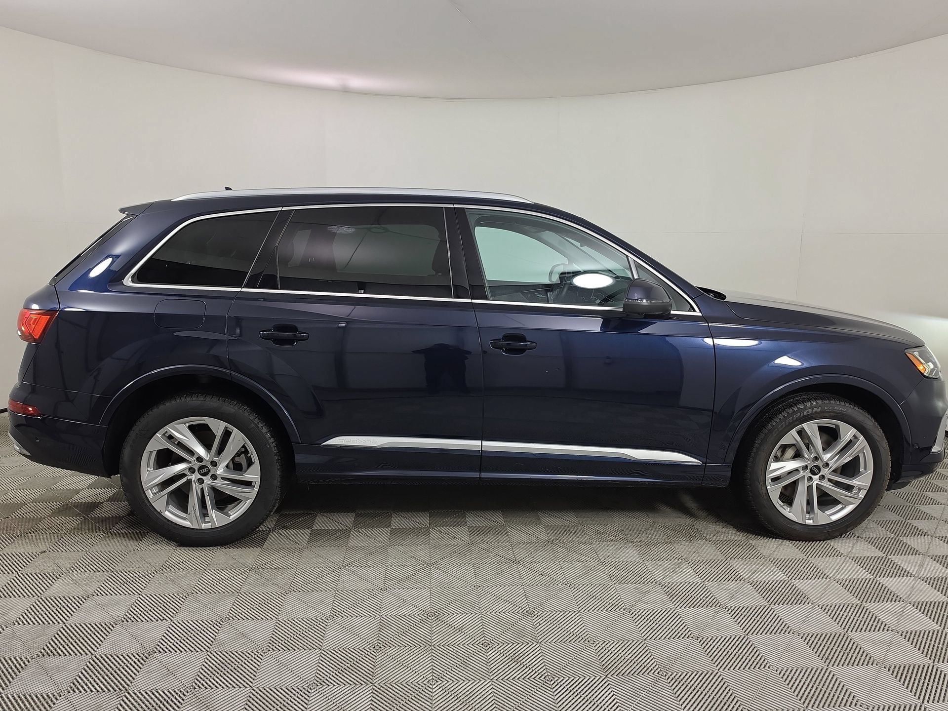 Used 2023 Audi Q7 2.0T Premium Plus w/ Premium Plus Package AWD/4WD image 8