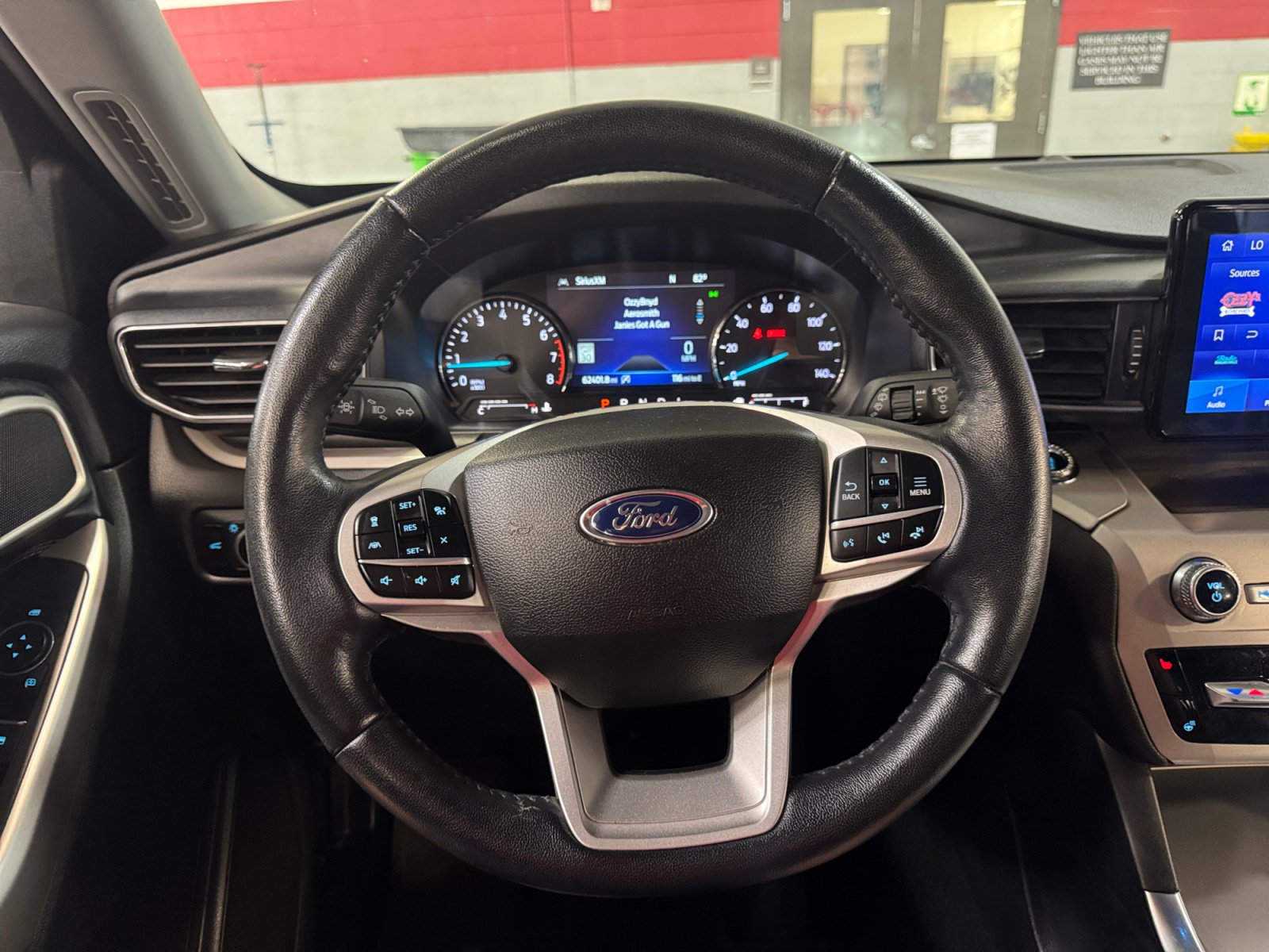 Used 2023 Ford Explorer XLT w/ Equipment Group 202A RWD image 9