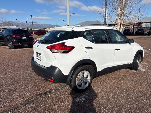 Used 2018 Nissan Kicks S image 9