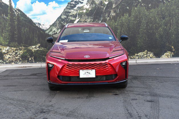 New 2026 Toyota Crown Signia image 2