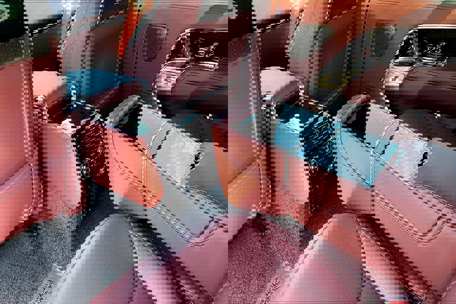 New 2026 Land Rover Range Rover Long Wheelbase Autobiography image 21