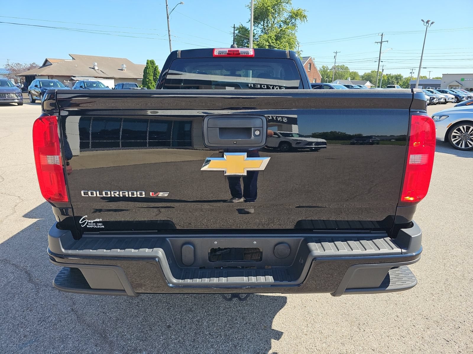 Used 2018 Chevrolet Colorado W/T w/ Custom Special Edition AWD/4WD image 6