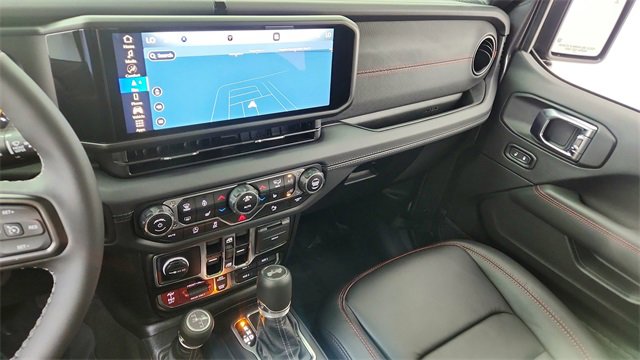 Used 2025 Jeep Wrangler Unlimited Rubicon image 43