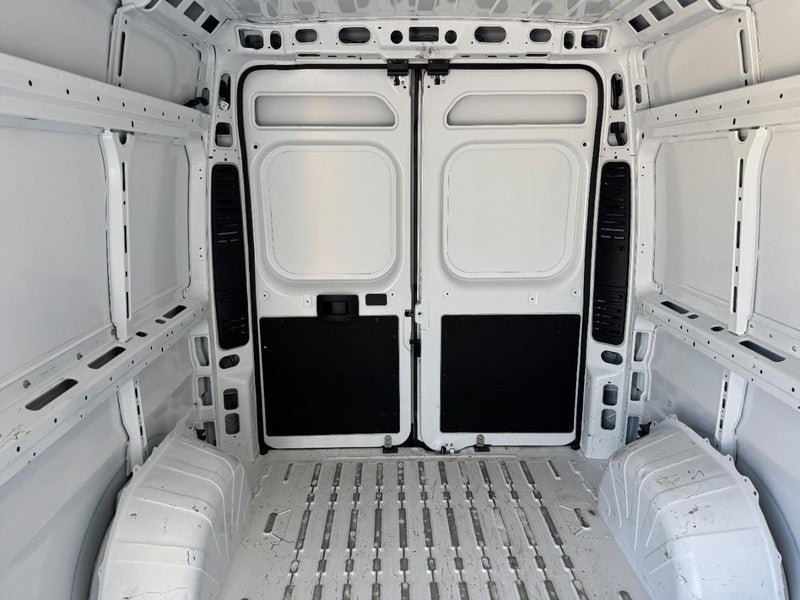 Used 2025 RAM ProMaster 2500 w/ Convenience Group FWD image 12