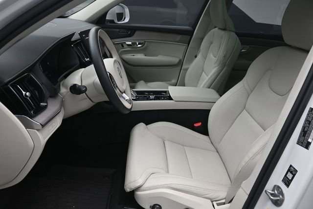 Certified 2026 Volvo XC90 T8 Ultra w/ Protection Package Premier AWD/4WD image 18