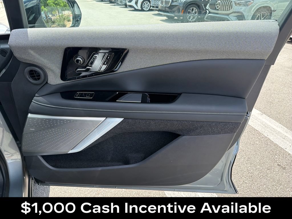 New 2026 Cadillac Optiq Sport 1 w/ LPO, Floor Liner Package AWD/4WD image 39