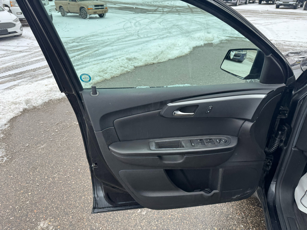 Used 2010 Chevrolet Traverse LT image 15