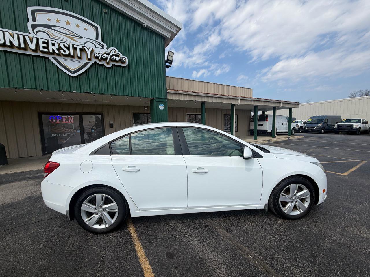 Used 2014 Chevrolet Cruze Diesel image 2