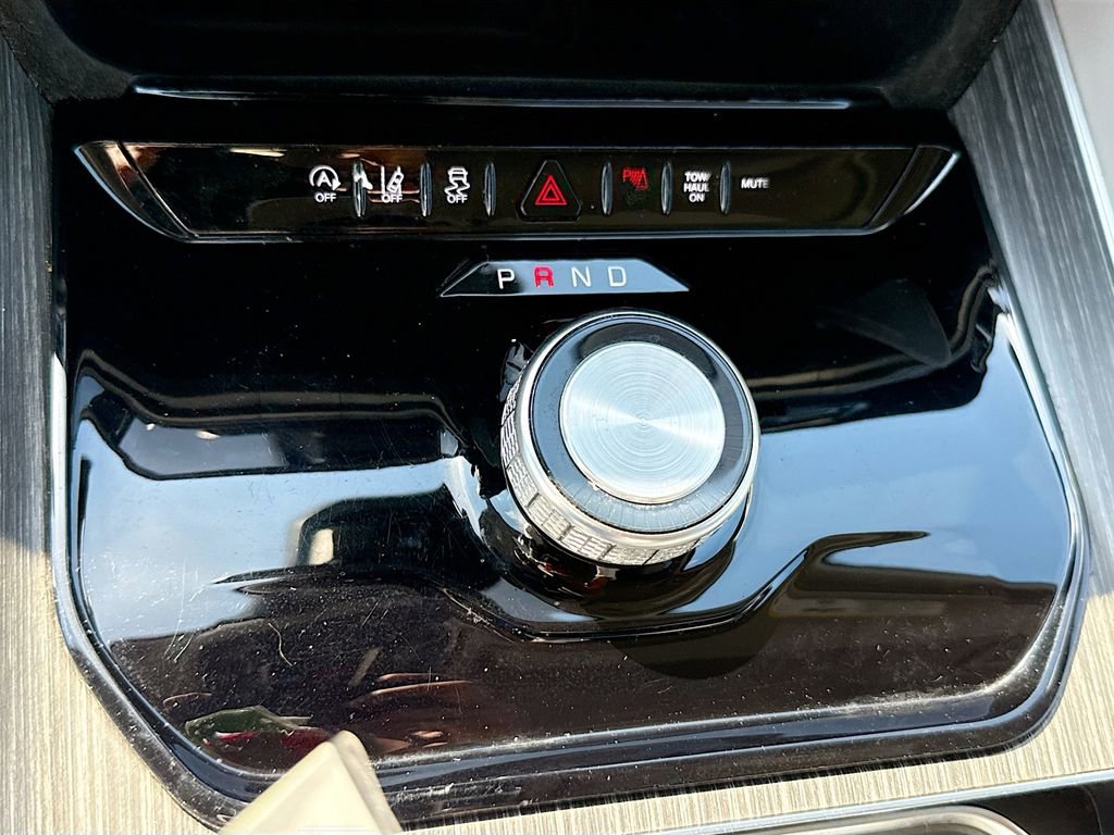 Used 2024 Jeep Wagoneer Series II w/ Flexible Seating Group image 18