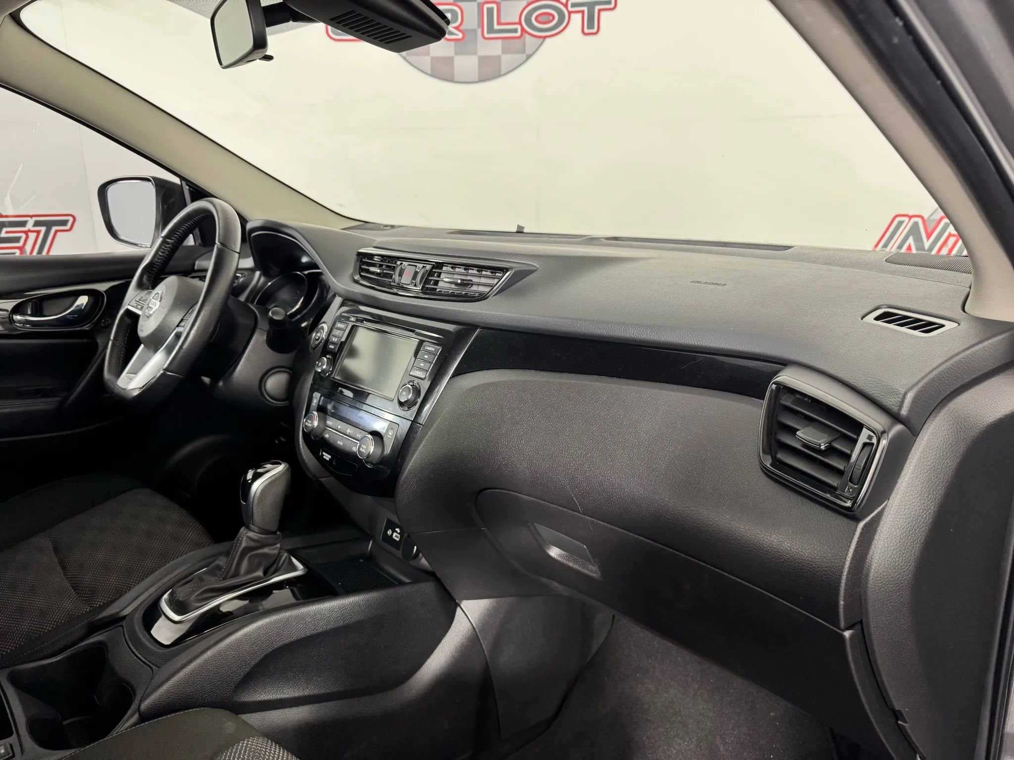 Used 2021 Nissan Rogue Sport SV image 12