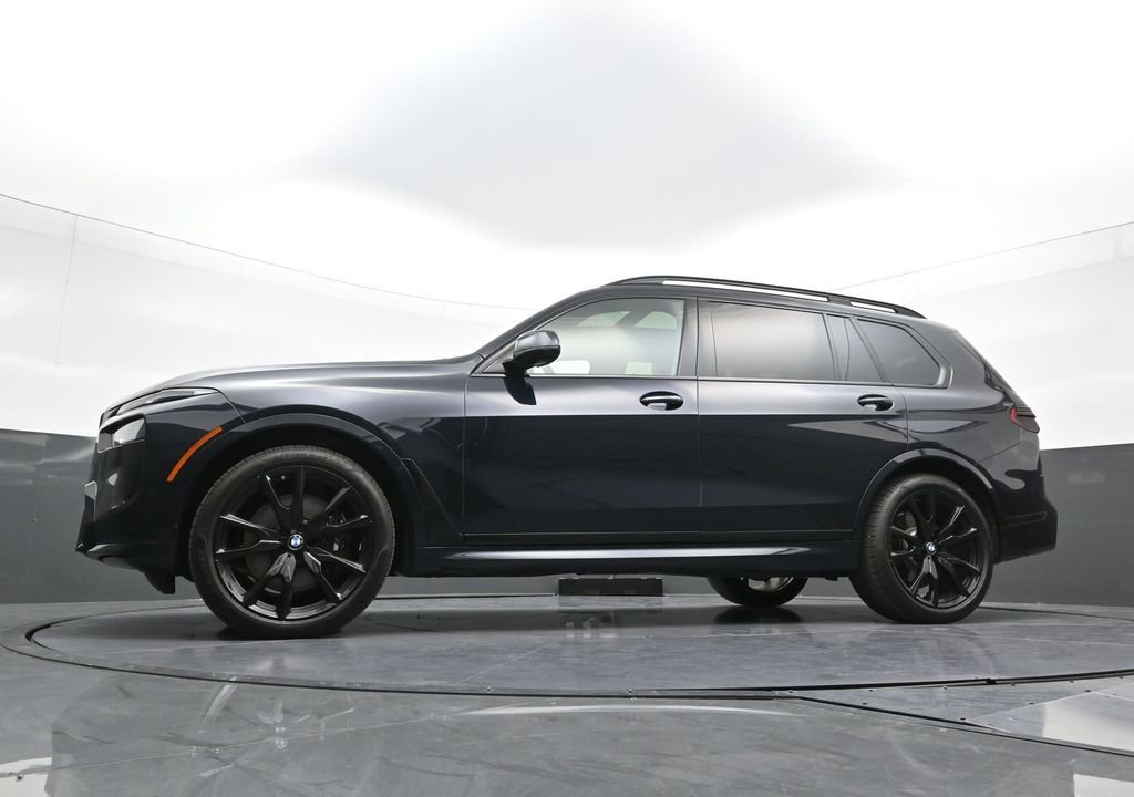 Used 2026 BMW X7 xDrive40i w/ Executive Package image 28