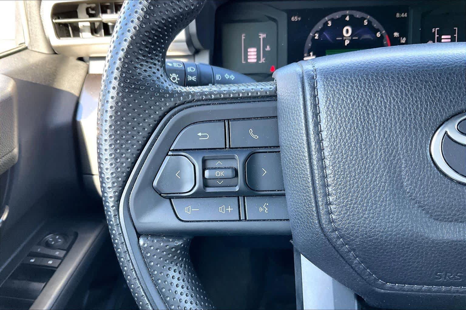 Certified 2025 Toyota Tacoma SR5 AWD/4WD image 23