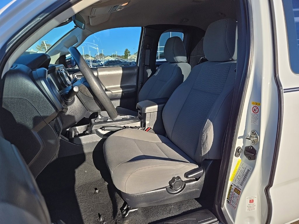 Used 2018 Toyota Tacoma SR image 12