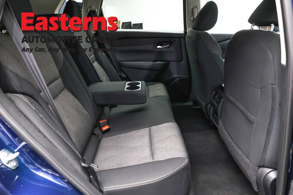Used 2024 Nissan Rogue SV AWD/4WD image 23