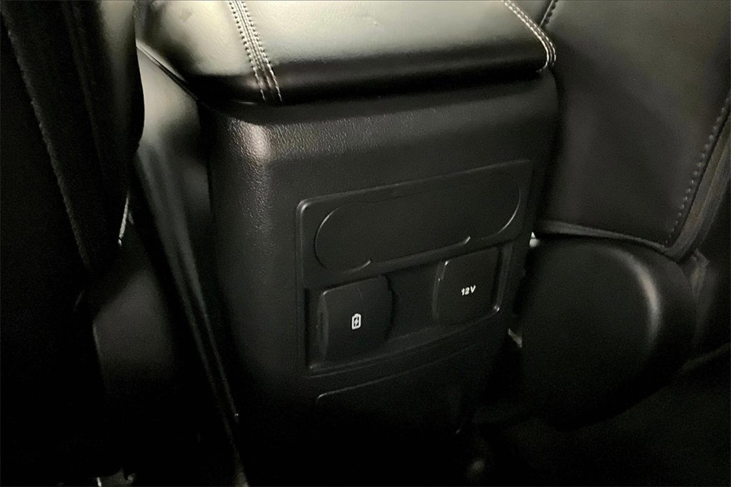 Used 2023 Ford Explorer XLT w/ Equipment Group 202A image 10