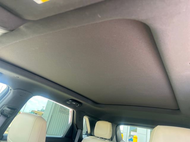 Used 2017 Cadillac XT5 Premium Luxury w/ Driver Assist Package image 21