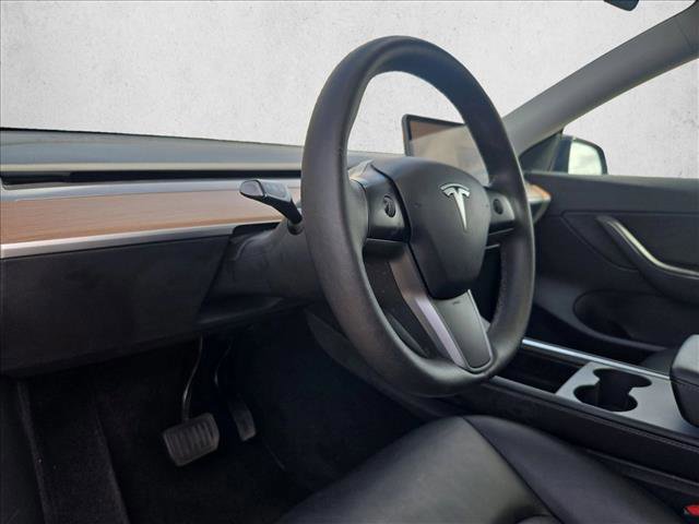Used 2022 Tesla Model Y Long Range image 10