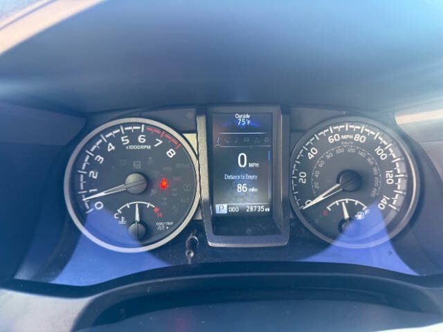Used 2023 Toyota Tacoma TRD Sport w/ TRD Premium Sport Package AWD/4WD image 15